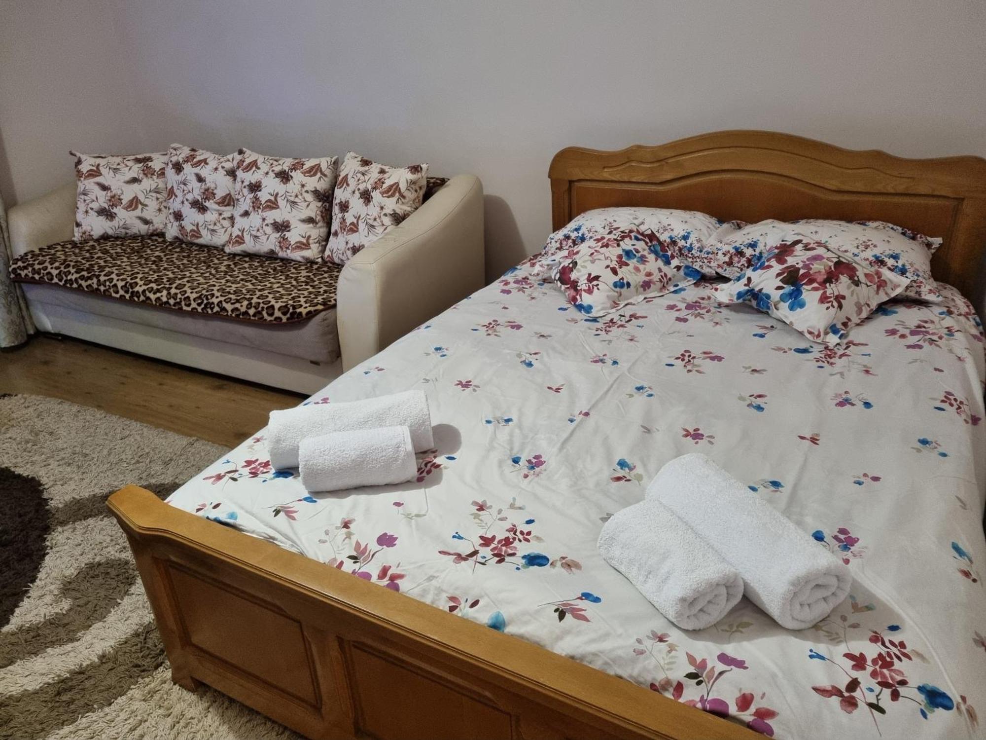 Апартаменты Garsoniera Emilia Кымпулунг-Молдовенеск Экстерьер фото